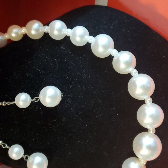 Pearl necklace set NWOT - Picture 3 of 4